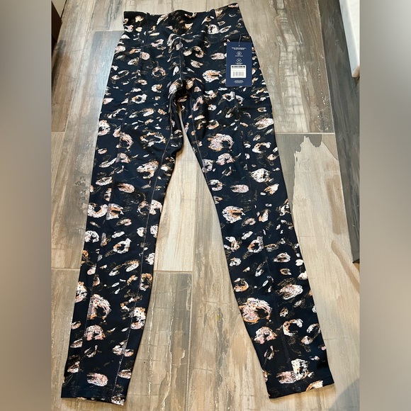 NEW w/tags Marika Leggings size small - Picture 2 of 4